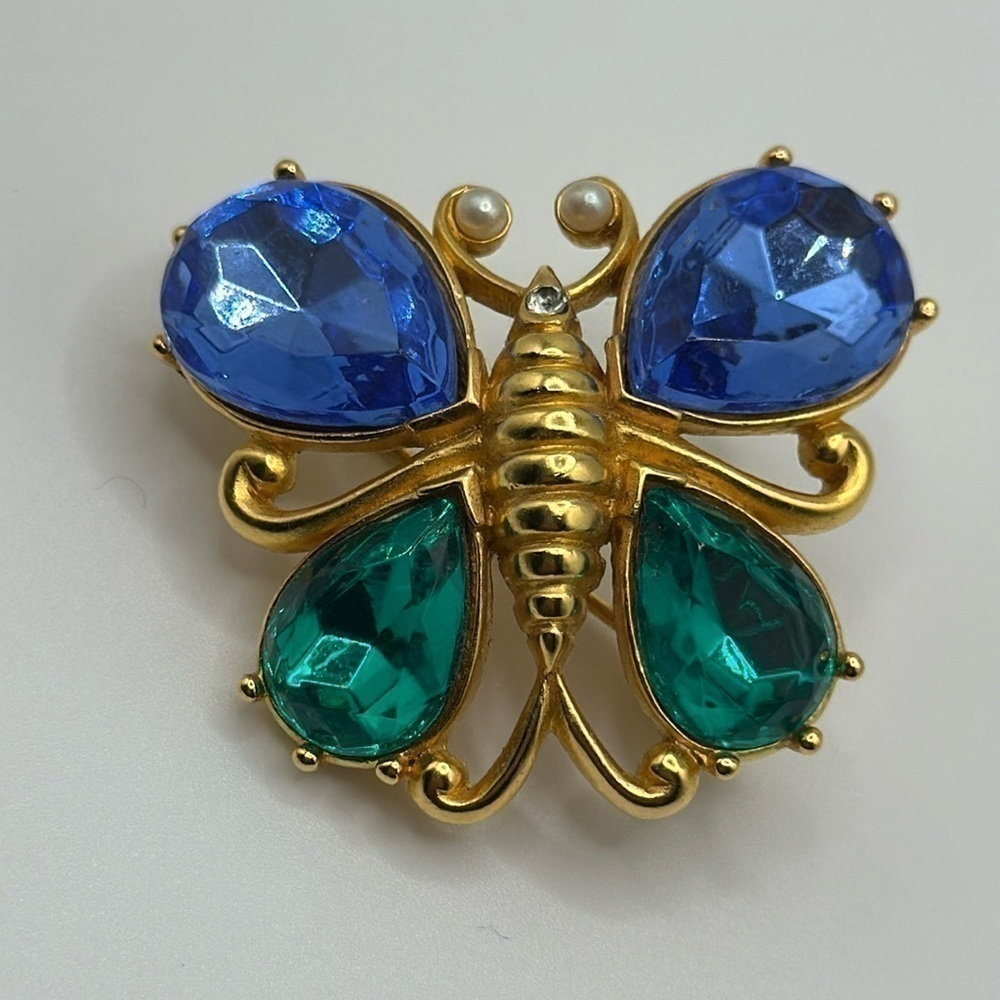 Vintage TRIFARI Brooch